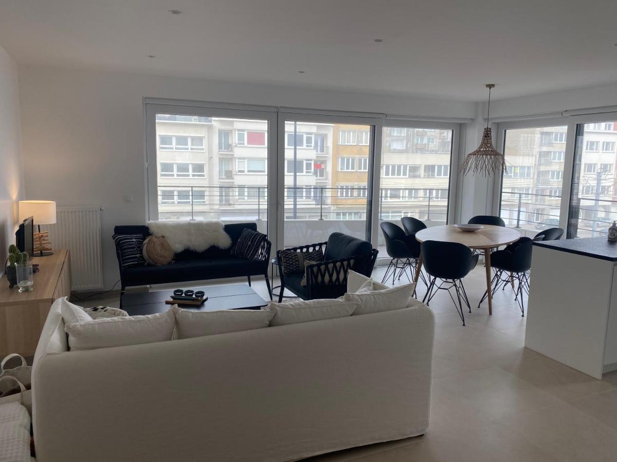 Lichtrijk 2-Slaapkamerappartement Met Zeezicht En Gratis Parking Ostend Exterior photo